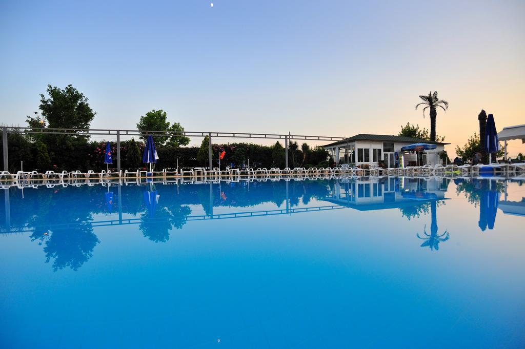 Pelikan Hotel Buyukcekmece Exterior photo